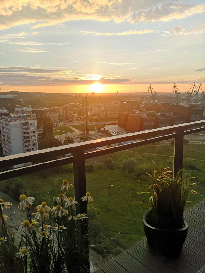 Walowa Tower Apartments Гданьск Экстерьер фото